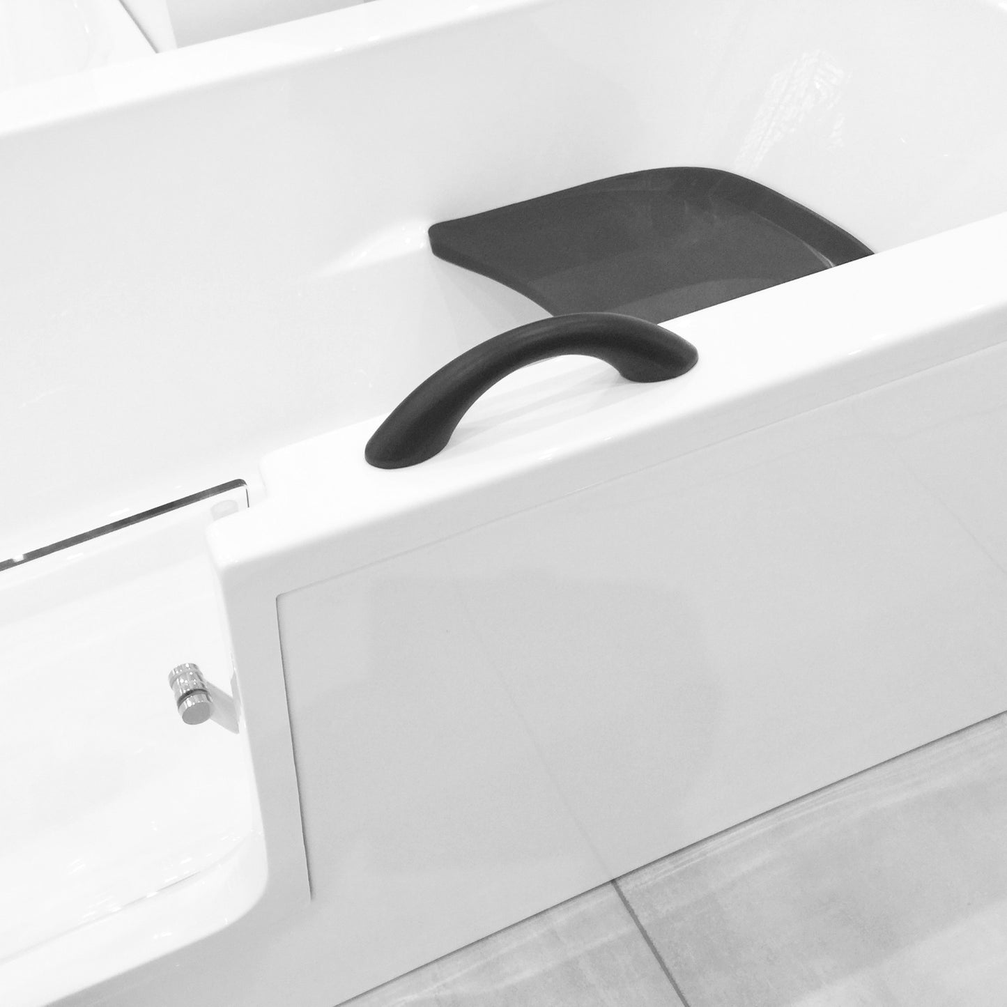 Bathtub holder